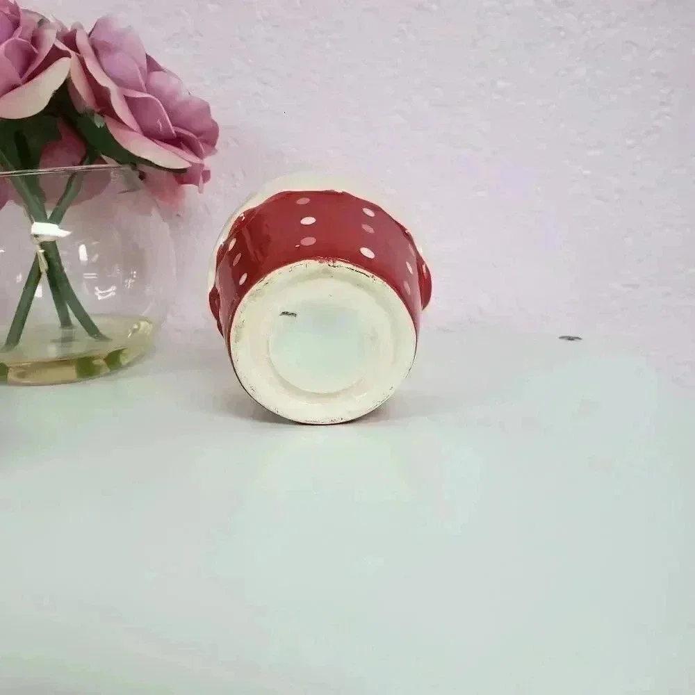 Ceramic Cupcake Bank  - Picture 4 of 5